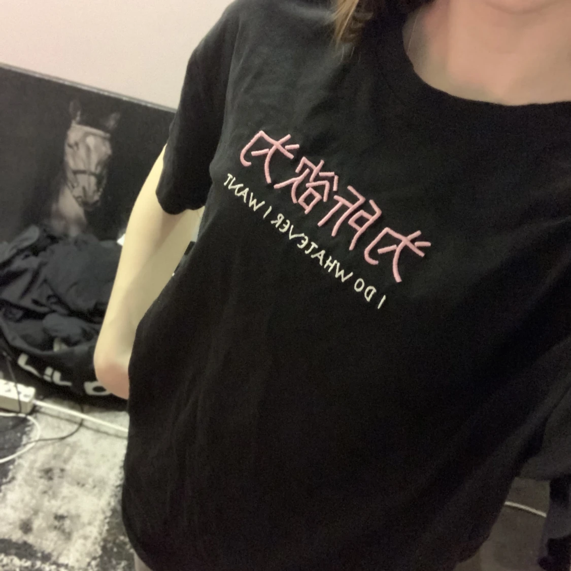 Svart tröja med tryck - 91