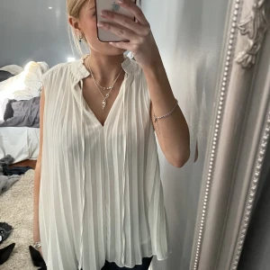 Blus - Sjukt fin blus från hm ❤️ st m men är mer en s💕