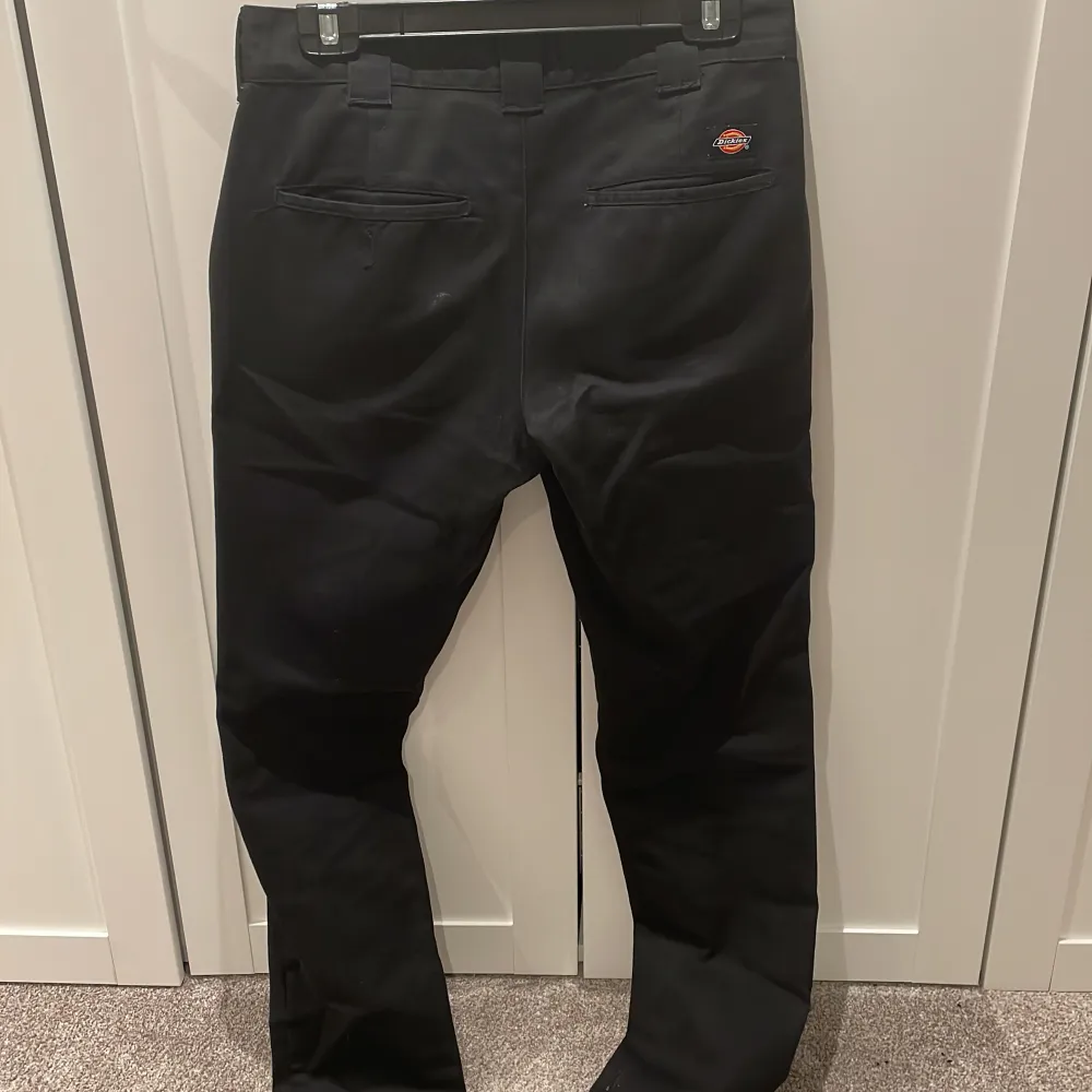 Svarta dickies chinos slim fit W30/L32. Jeans & Byxor.