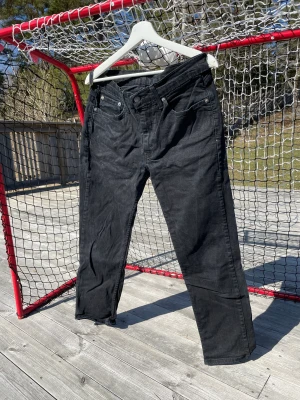 Levi’s - Svarta levi’s jeans, 514 Otroligt sköna Storlek W32 L30