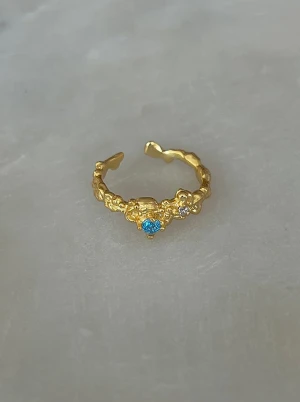 Ring från Byjune.no - Guldpläterad ring från Byjune, köpte den för någon månad sedan men använder inte. Den är justerbar 💙 nypris 299kr