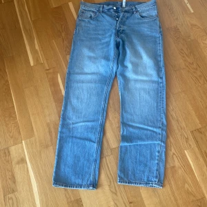 Weekday Space Jeans - Jeans från weekday, 6 månader gamla, knappt använda.