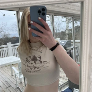 Shein topp - Super fin, stretchig och skön topp som passar till mycket!! :)  💕💕💕 Betal via Swish, kund står för frakt:) Mötas: Linköping, Motala, Borensberg💕