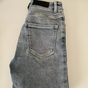 Jeans  - Säljer dessa super sköna skinny jeans från bikbok i storlek xs. Väl använda. Säljer pågrund av att dom blivit försmå 