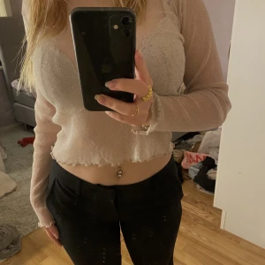 glittrig brandy topp  - ljusrosa glittrig brandy melville topp, helt oanvänd och jättefin passform!💕