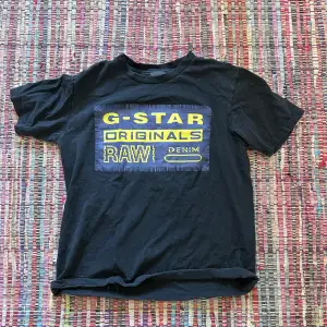 En vanligt snygg t shirt från G star som inte kommer till användning längre:( 