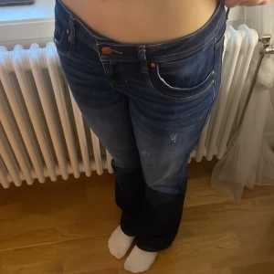 Ltb jeans  - Blåa ltb jeans i modellen valerie. Slutsålda och bara använda ett förtal gånger, dunder skick💞