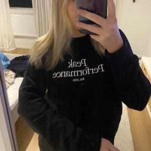 Peak performance sweatshirt - Jättefin peak performance sweatshirt🖤