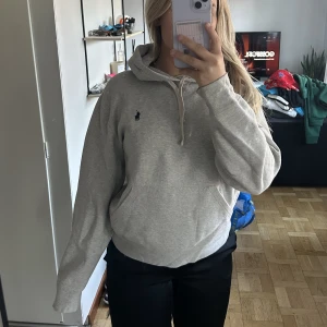 Hoodie  - Ralph lauren hoddie som inte kommer till användning storlek S-M