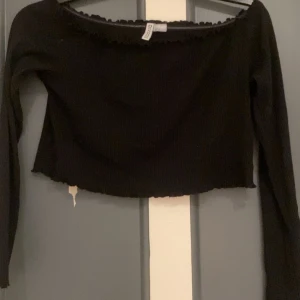 Tröja - Använd men i bra skick.  (Axel tröja) 