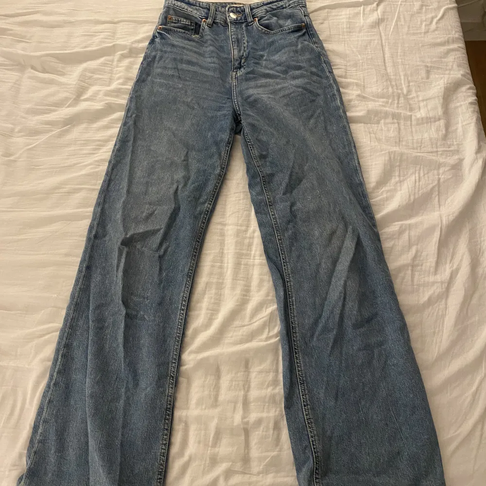 H&M jeans i väldigt bra skick! . Jeans & Byxor.