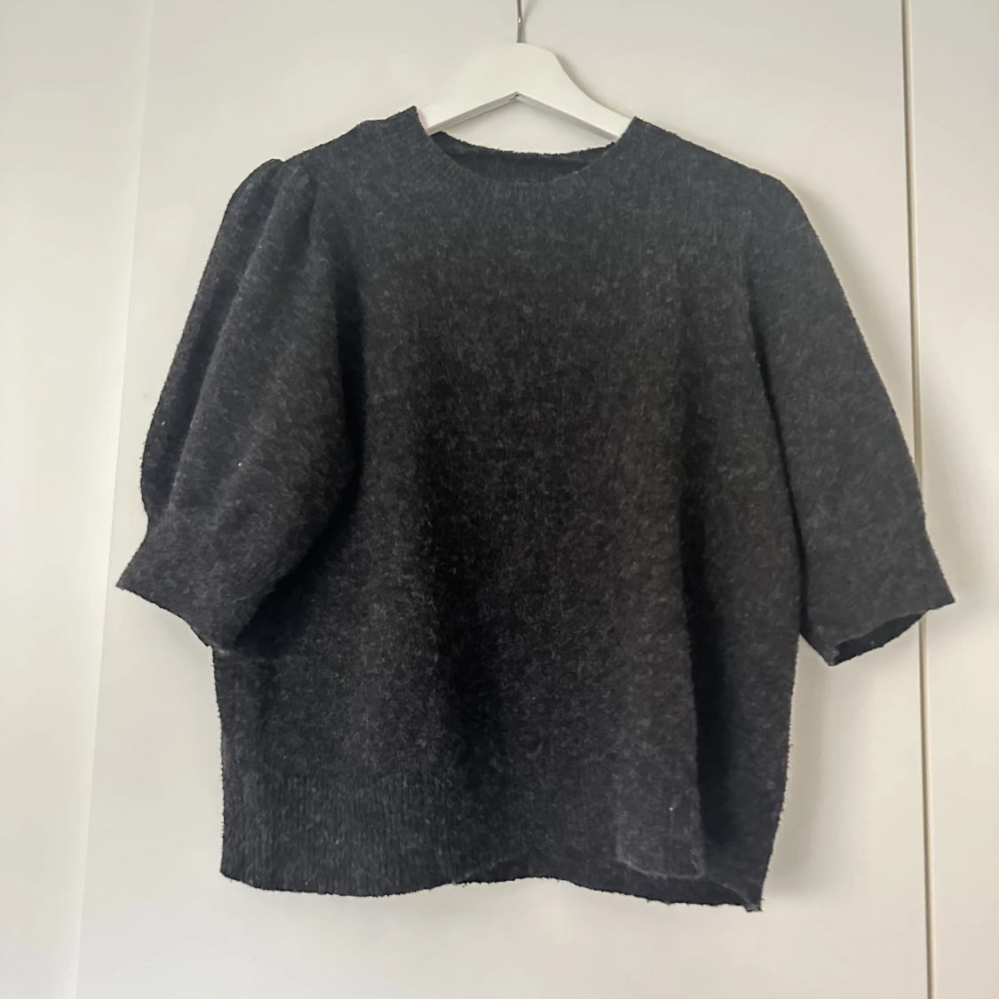 Mörkgrå Stickad t-shirt - 90