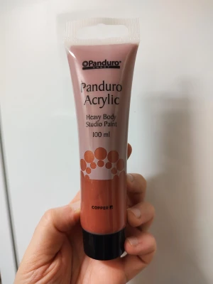 Akrylfärg (Copper) 100ml Panduro  - En 100 ml tub koppar akrylfärg från Panduro. Oöppnad  Kraftig nyans på färgen + bra kvalitet. Köptes för 69,90 säljs för 10:- 