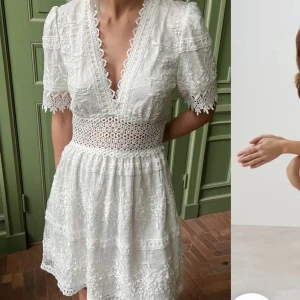 Studentklänning - Säljer min super super fina studentklänning💓. Använd 1 gång, är ren och hel. Storlek 38 (lite tajt enligt mig, då det inte är stretch i bandet runt midjan).  