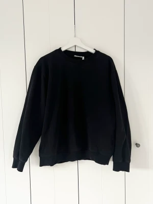 Weekday sweatshirt - Fint skick!
