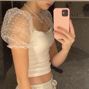 Jätte fin topp - Säljer denna finna topp från New Yorker för att den inte riktigt är min stil längre🩷  Skriv för fler bilder och frågor!