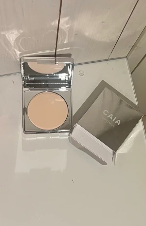 Setting powder - Säljer detta Setting puder i färgen translucent. Produkten är endast öppnad från förpackning.