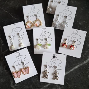 Örhänge silver/ rostfritt stål - Säljer handgjorda örhängen i silver eller rostfritt stål! Du själv väljer :D  Rostfritt stål: 50:- Silver: 60:-