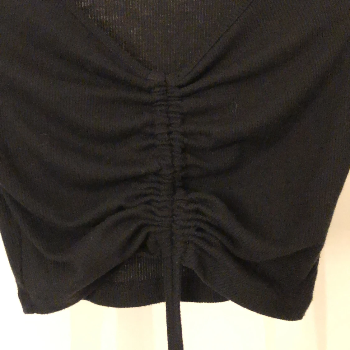 Svart ribbad topp - 90