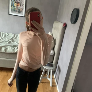 Stronger tränings tröja💞🎀 - En fin stronger tränings tröja🥰Säljer för 150kr🥰