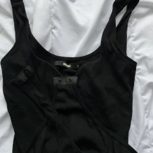 svart body  - snygg, tajt, användbar