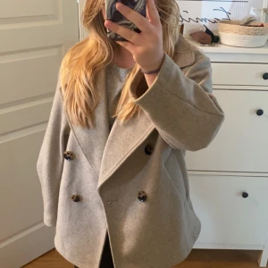 Kappa  - Säljer min kappa då den inte är min stil💗 Använd fåtal gånger ☺️