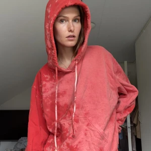 WEEKDAY HODDIE (limited ed.) - From their special Remaking atelier. M