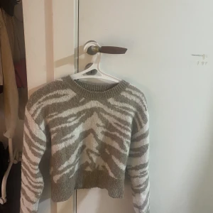 Stickad tröja - Jätte skön stickad tröja