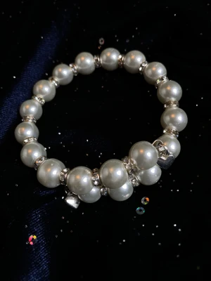 Pärlarmband  - Vitt sött pärlarmband (glaspärlor)