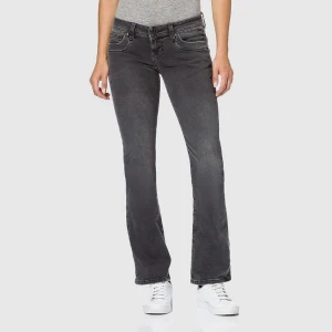 Ltb jeans  - Säljer dessa Ltb jeans. Köpta för 600. Det är lite för små för mig men dom är stretchiga. 