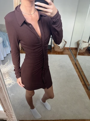 Klänning  - Säljer min klänning från HM. Aldrig använd, lapparna kvar 