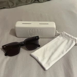 Chimi 004 ginger - OBS DESSA SÄLJS INTE LÄNGRE I BUTIK! Skick 10/10. Ingen repa eller något. Fodral och duk följer med. Klicka på köp nu så är de dina. Dessa säljs inte längre. Därav priset! 😇