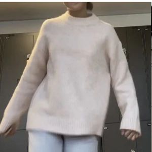 Stickad tröja hm - Snygg stickad från hm! Brs skick. 