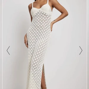 Strandklänning - Oanvänd strandklänning från nakd! Storlek L men liten i storlek