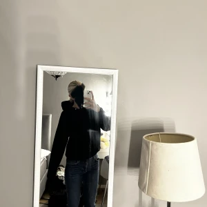 Svart Hoddie  - Svart Hoddie från bik bok. Pris kan diskuteras 
