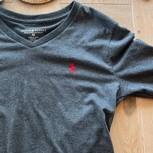 Ralph lauren långarmad  - Blev lite för liten för mig Inga fel som jag kan se M storlek 