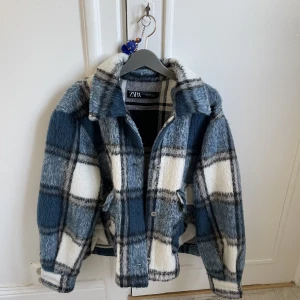 Kappa - Perfekt nu till hösten. Storleken är M men passar mig som S perfekt