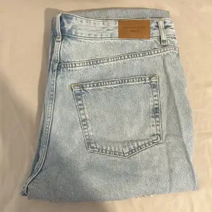 Säljer denna jeans då jag ej har använt den sedan jag köpt den