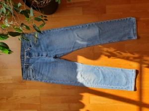 Levis 501 baggy ljusblå - Bra skick men fel storlek snygga ljusblå jeans