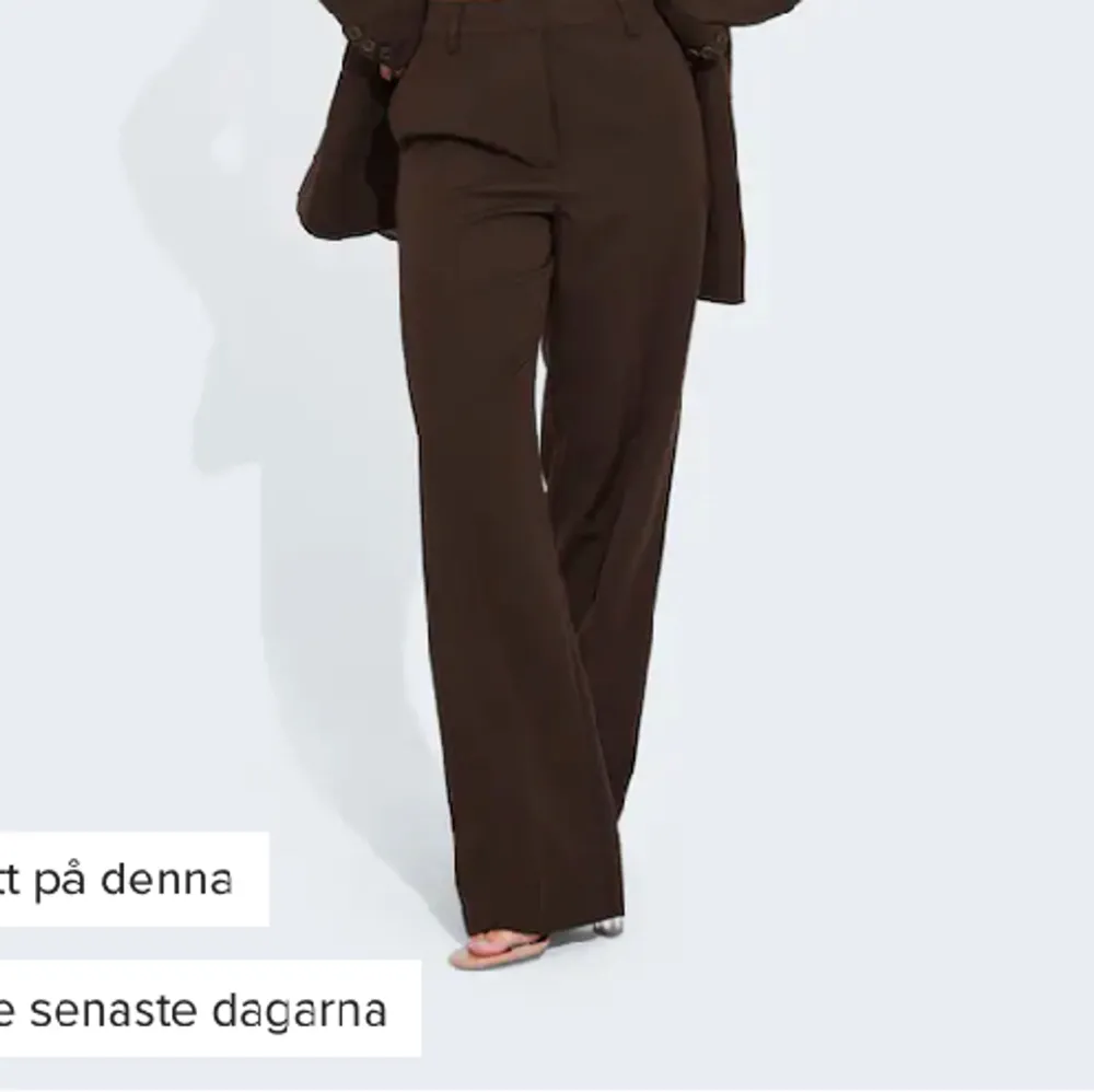 Kostymbyxor från bikbok med skönt kvalite, skit snygga. Använda en gång, säljer då dem är för stora på mig. (Ordinarie pris 499kr). Jeans & Byxor.