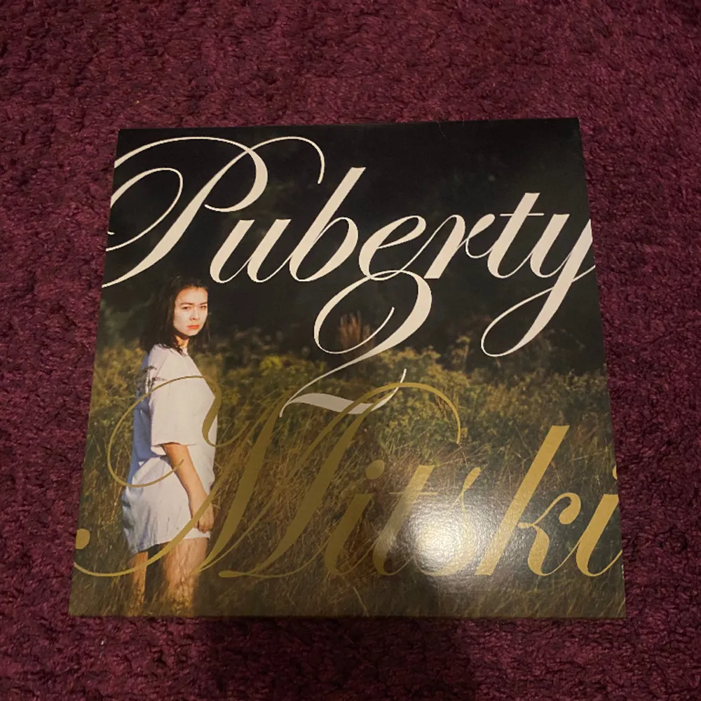 Säljer min mitski puberty 2 vinyl som jag köpt från bengans, helt ny och aldrig andvänd. Plasten på den finns fortfarande kvar som man lägger. . Övrigt.