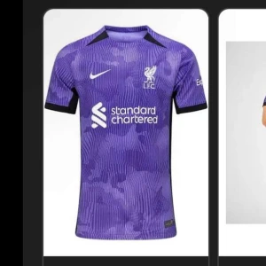 Finns de någon som säljer en sån här för typ 200-250kr - Jag söker en lila liverpool tröja till en kompis 