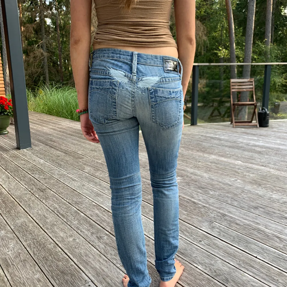 Finaste jeans från Robins storlek 26 💖lowrise, säljer dom för 800 kr!! Bara säg till om du undrar över något!. Jeans & Byxor.