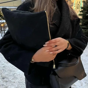 Datorfodral  - Mocka fodral från mitt företag CasoByMeline. Finns flera i lager❤️