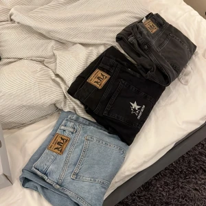 SKTBS jeans - Baggy jeans. 3 olika färger. 400 för ett par. alla jeansen har XS i storlek. Säljer då jag inte har på mig baggy jeans längre