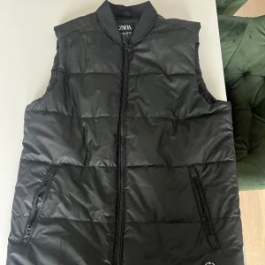 Zara väst  - För män och kvinnor Storlek 34