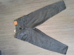 Levi's black Jeans Woman - Used several times, but like new.  High weist jeans. W28 L27