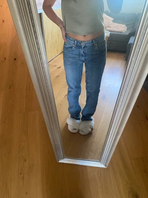 Raka lowwaist jeans - Jättefina jeans från zara 