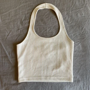 Linne - Halterneck linne från hm, använt en gång💗