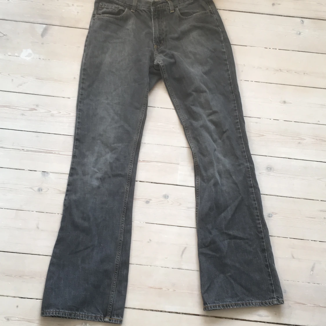 Lågmidjade bootcut gråa jeans